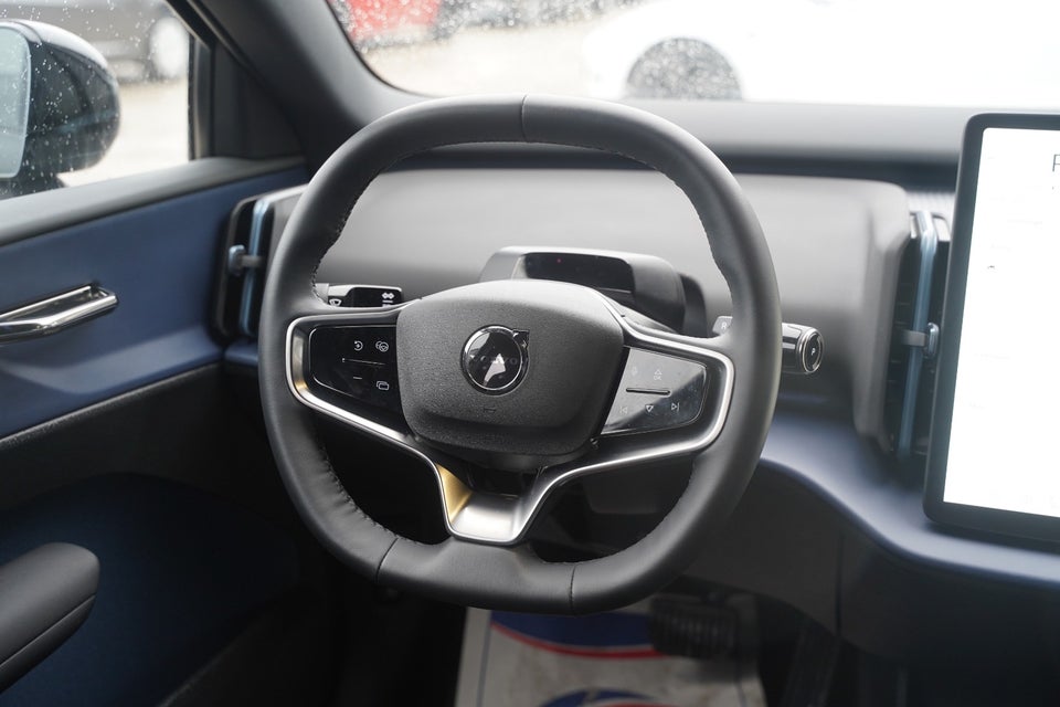 Volvo EX30 Twin Performance Plus 5d