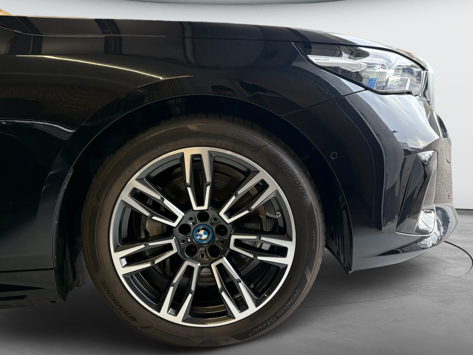 BMW i5 eDrive40 M-Sport 4d