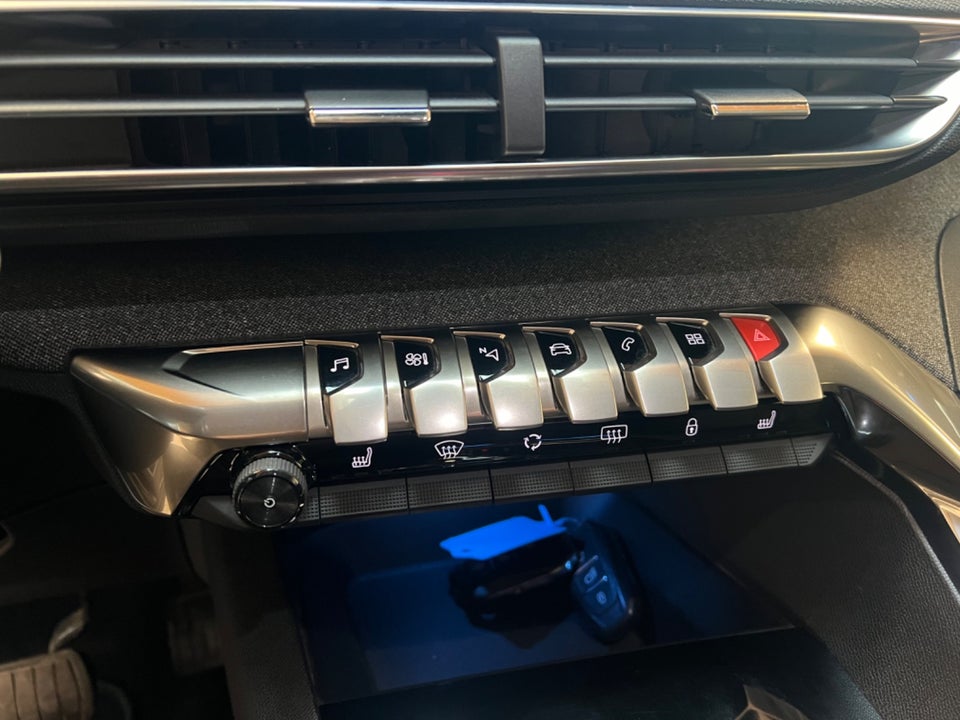 Peugeot 3008 1,6 BlueHDi 120 Allure EAT6 5d