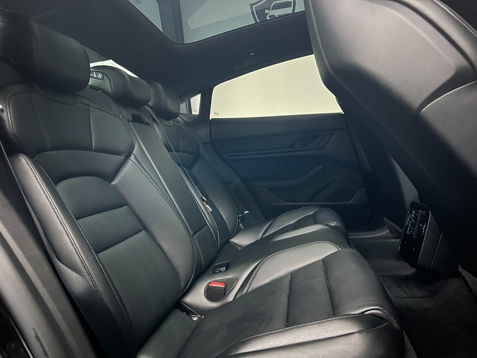 Porsche Taycan Performance+ 4d