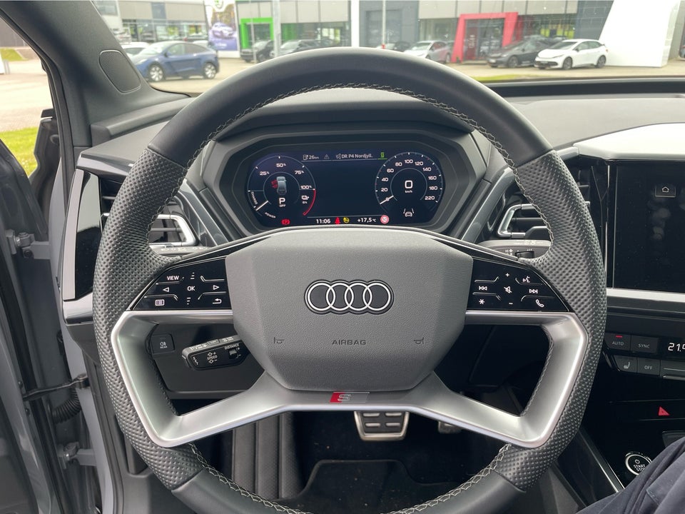 Audi Q4 e-tron 40 S-line 5d