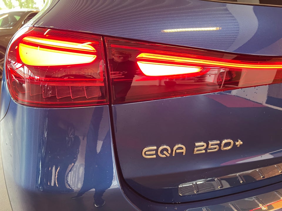 Mercedes EQA250+ Progressive Advance 5d