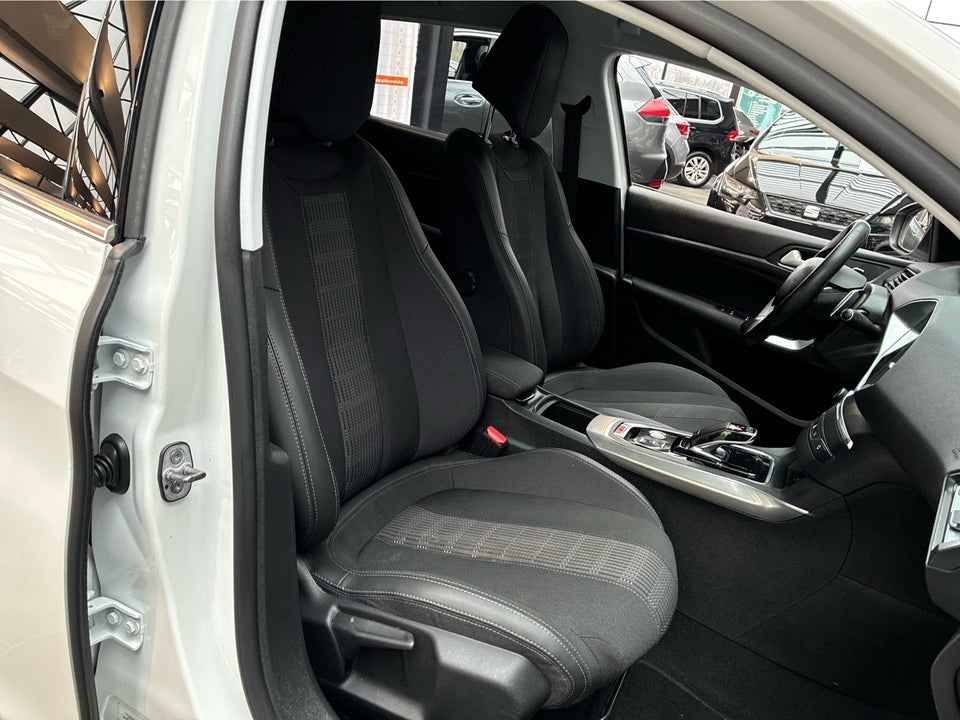 Peugeot 308 1,5 BlueHDi 130 Allure Pack SW EAT8 5d