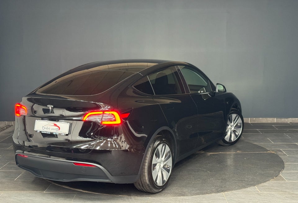 Tesla Model Y Long Range AWD 5d