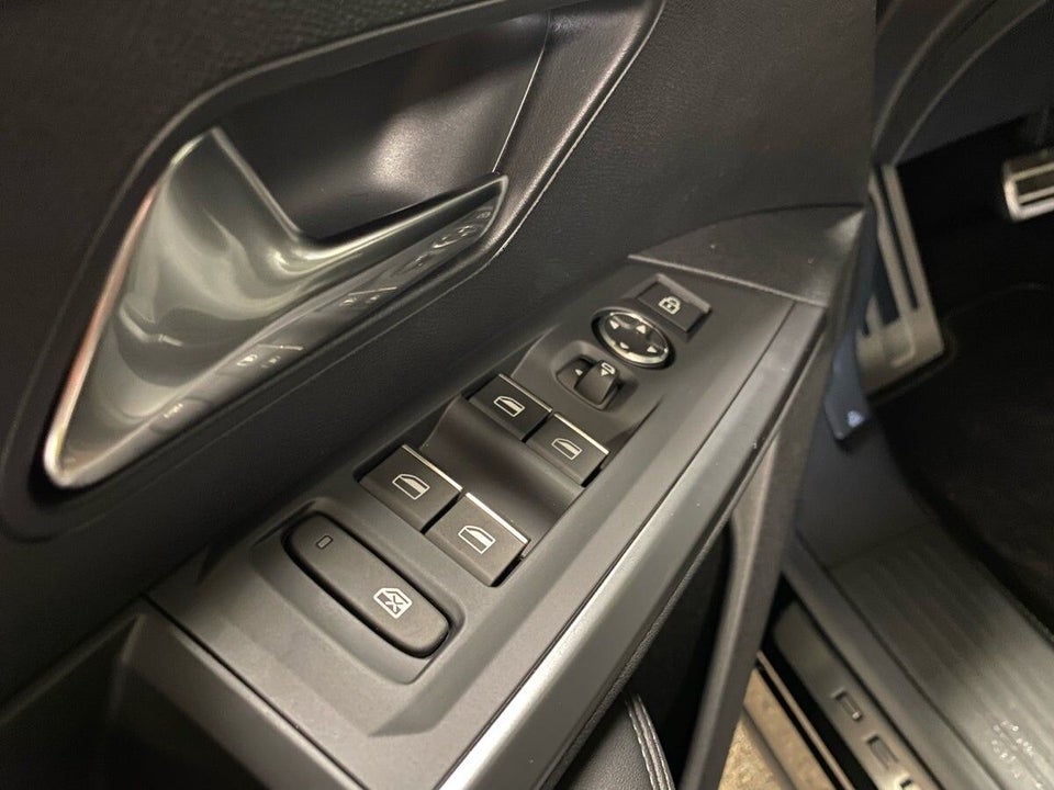 Peugeot e-5008 77 GT Pack 7prs 5d