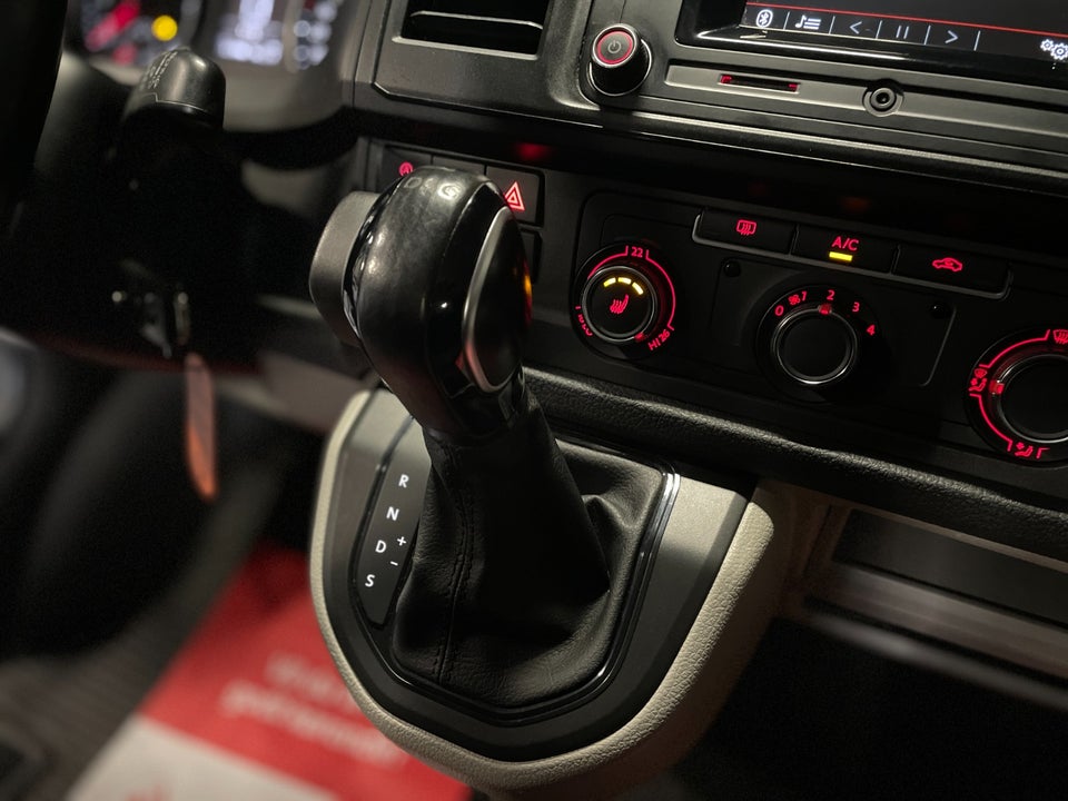 VW Transporter 2,0 TDi 150 Kassevogn DSG lang