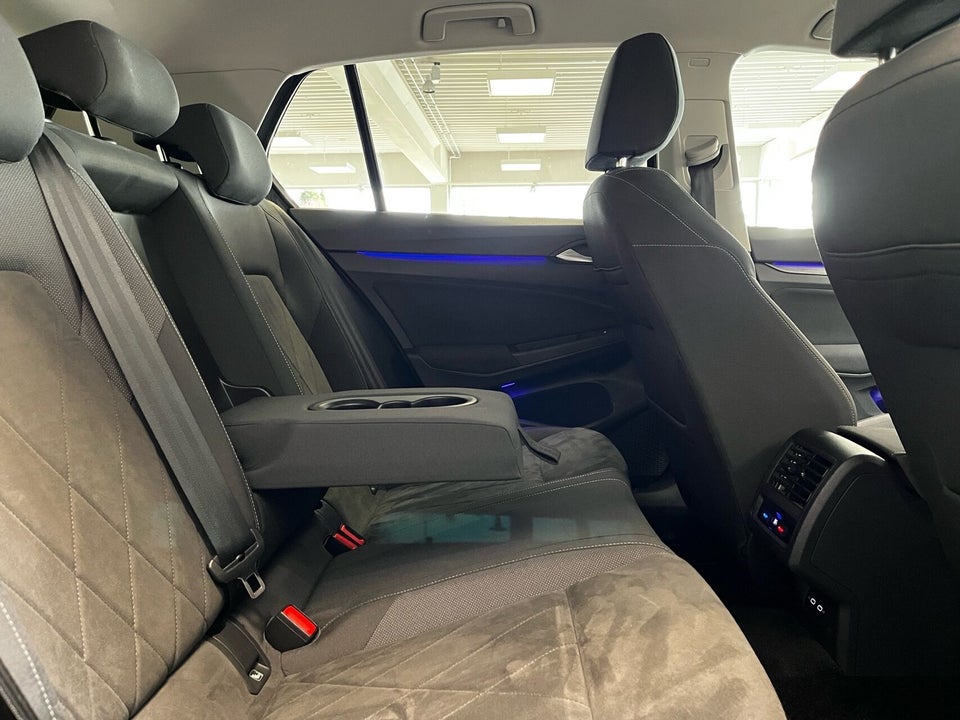 VW Golf VIII 1,4 eHybrid DSG 5d