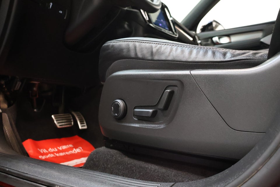 Volvo XC40 P8 ReCharge Twin Pro 5d