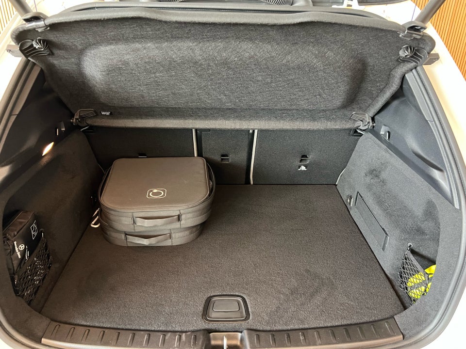 Mercedes EQA300 Electric Art 4Matic 5d