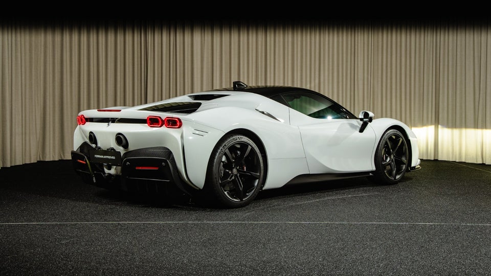 Ferrari SF90 Stradale 4,0 DCT 2d