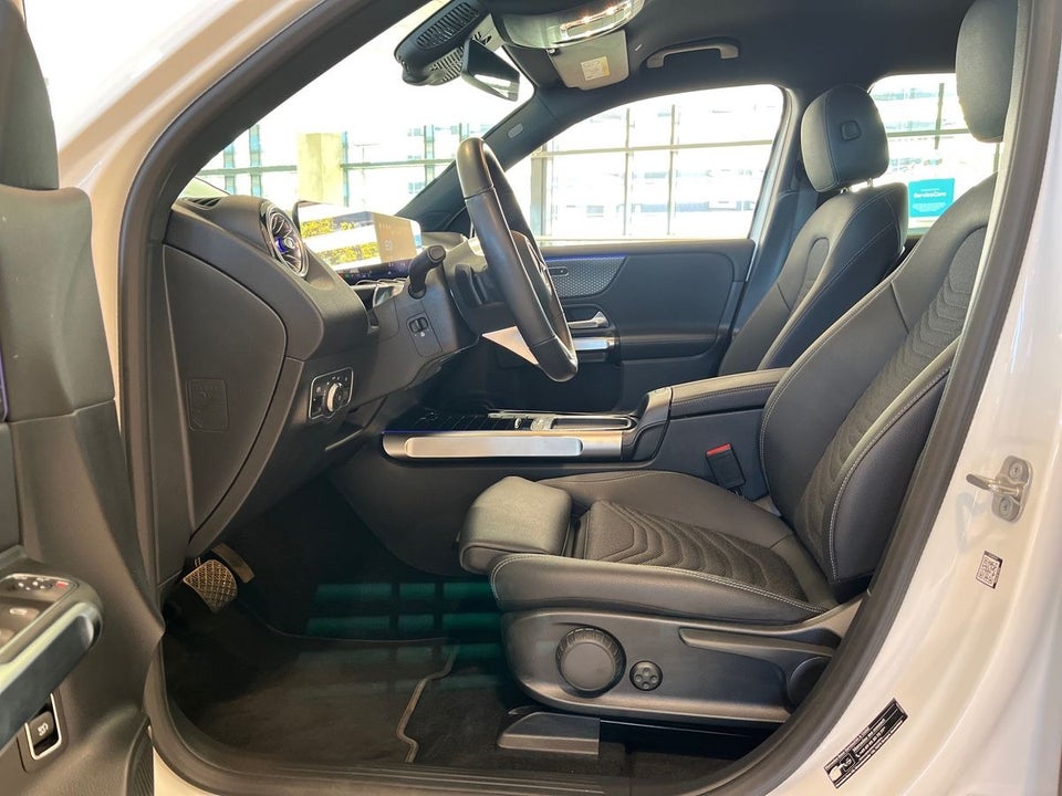 Mercedes EQB300 Progressive 4Matic 5d