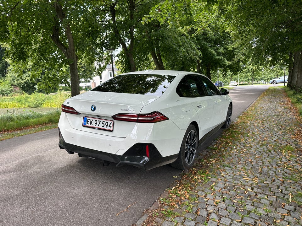 BMW i5 eDrive40 M-Sport 4d