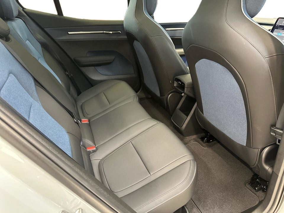 Volvo EX30 Extended Range Ultra 5d