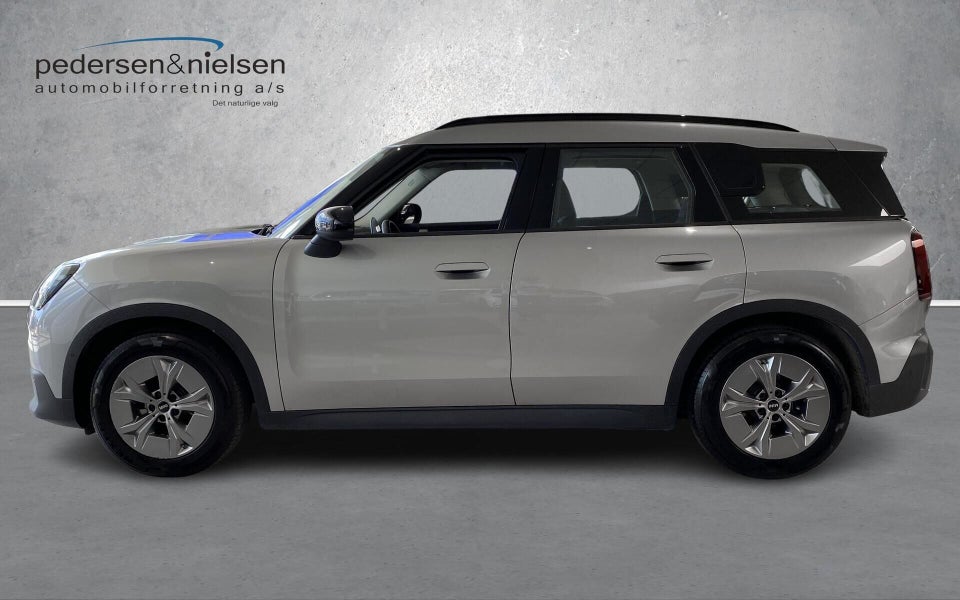 MINI Countryman E Essential Trim XS 5d