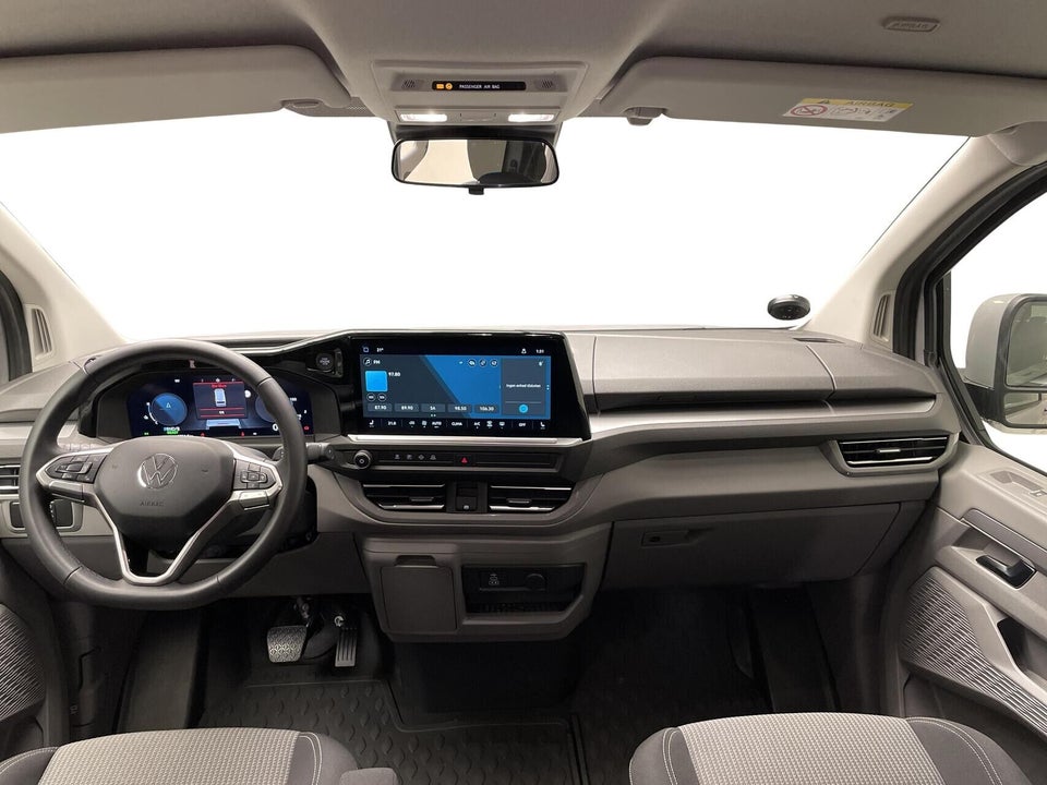 VW e-Caravelle 64 Style SWB