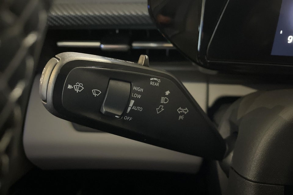 Ford Explorer 82 Premium Extended Range 5d