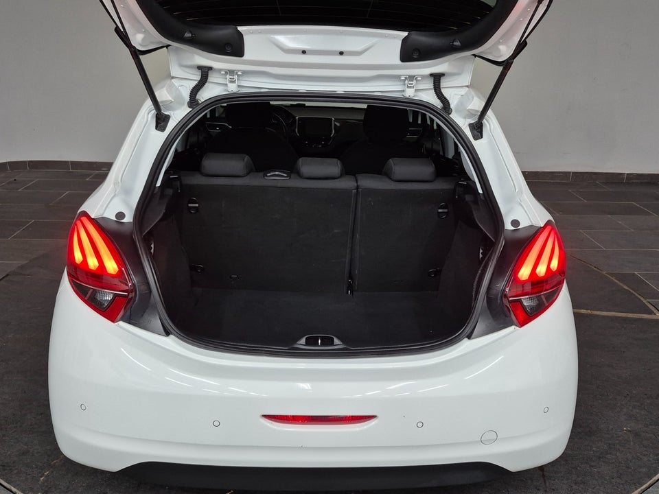 Peugeot 208 1,2 VTi 82 Allure 5d