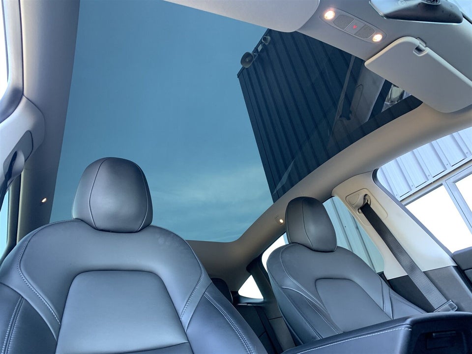 Tesla Model Y Long Range AWD 5d