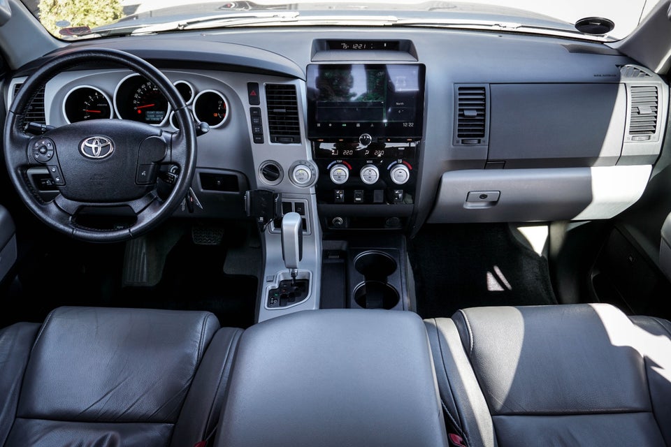 Toyota Tundra 5,7 V8 i-Force CrewMax TRD 4d