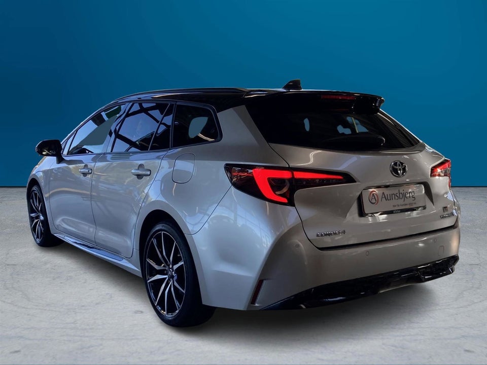 Toyota Corolla 1,8 Hybrid GR Sport Touring Sports e-CVT 5d