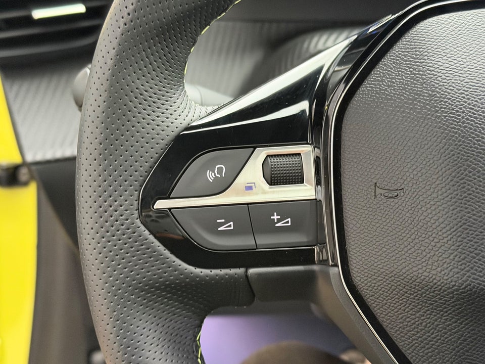 Peugeot e-208 54 GT 5d