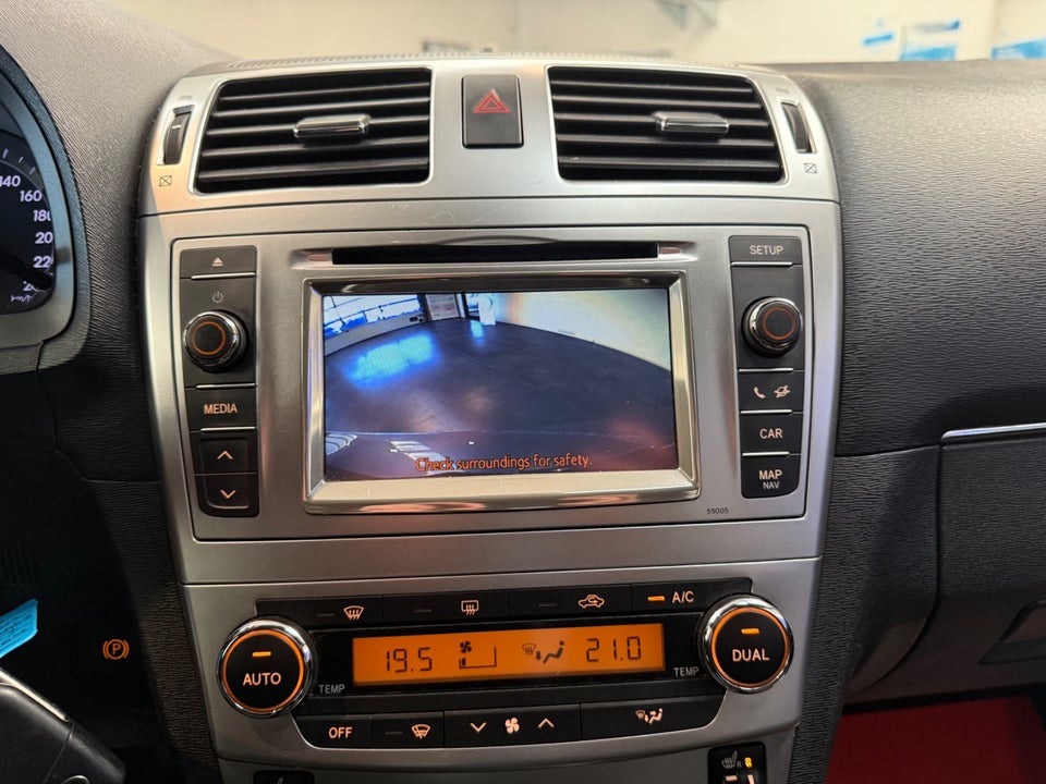 Toyota Avensis 1,6 VVT-i T1 4d