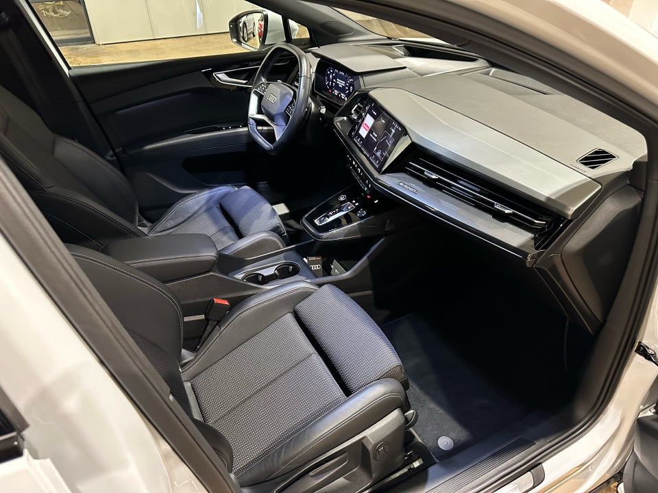 Audi Q4 e-tron 40 S-line 5d