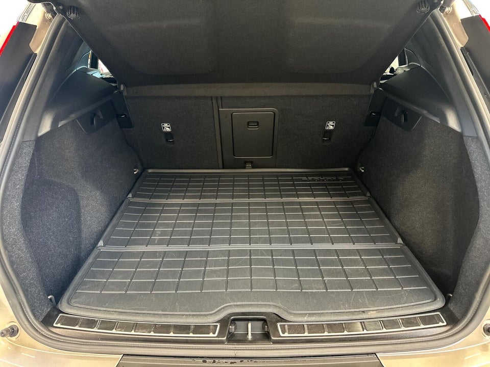 Volvo XC40 ReCharge Extended Range Core 5d