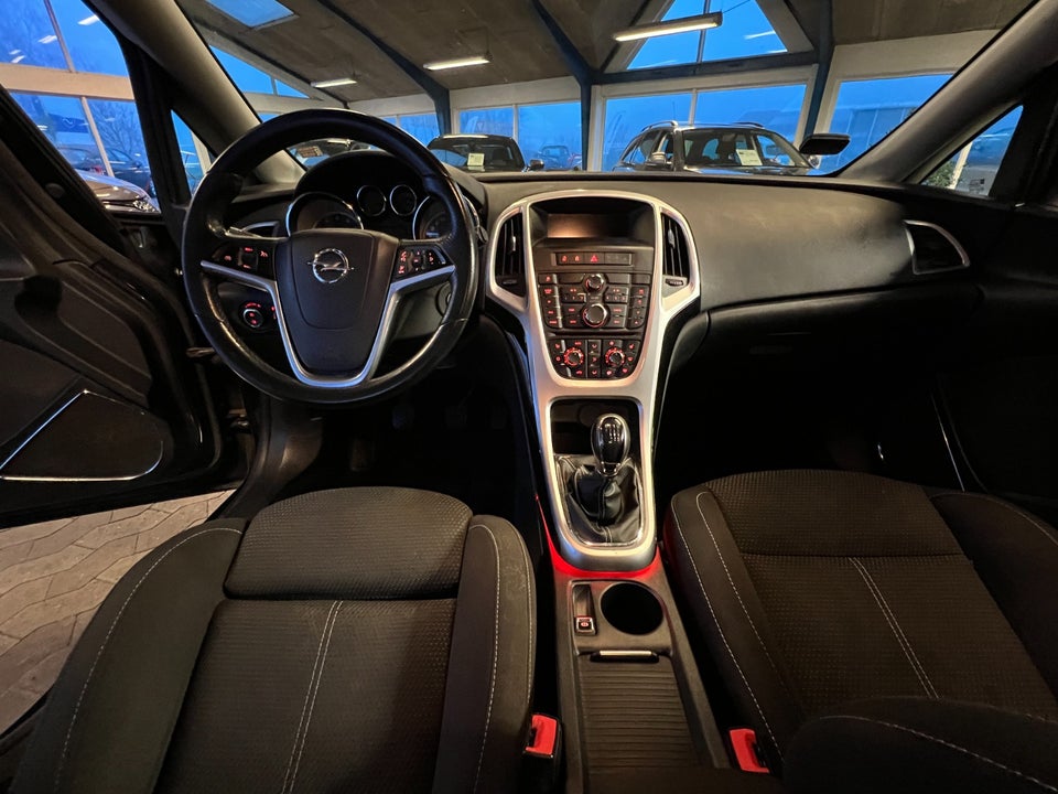 Opel Astra 1,4 T 140 Sport Sports Tourer 5d