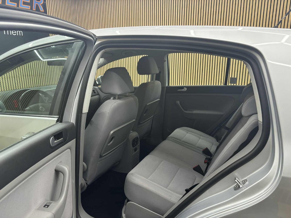 VW Golf Plus 2,0 FSi Comfortline Tiptr. 5d