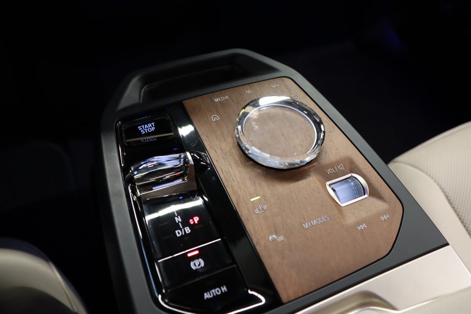 BMW iX xDrive40 Fully Charged 5d
