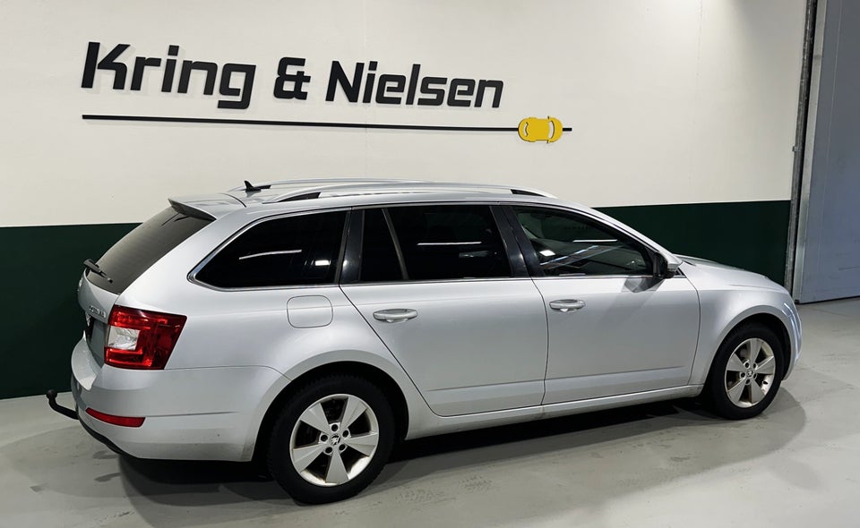 Skoda Octavia 1,6 TDi 110 Style Combi DSG 5d