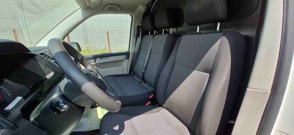 VW Transporter 2,0 TDi 84 Kassevogn kort