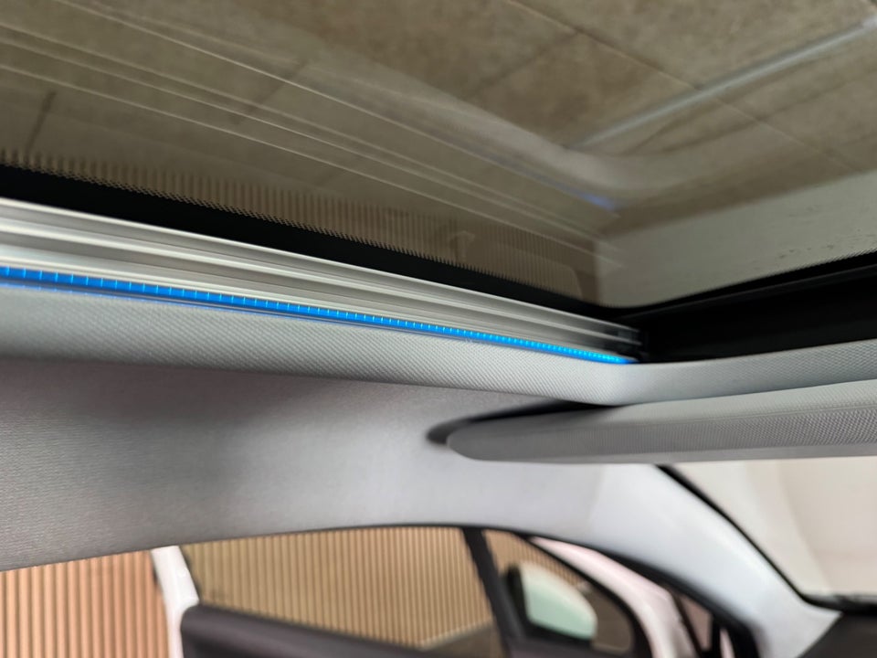 Peugeot 208 1,5 BlueHDi 100 Signature Sky 5d