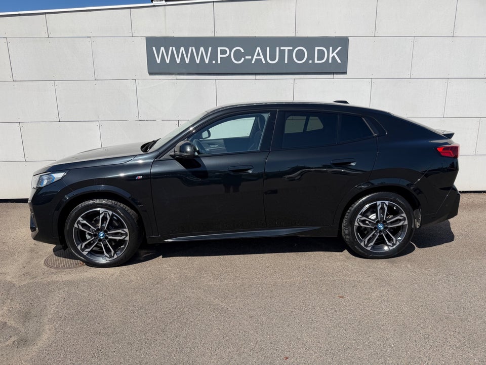 BMW iX2 eDrive20 Fully Charged M-Sport 5d