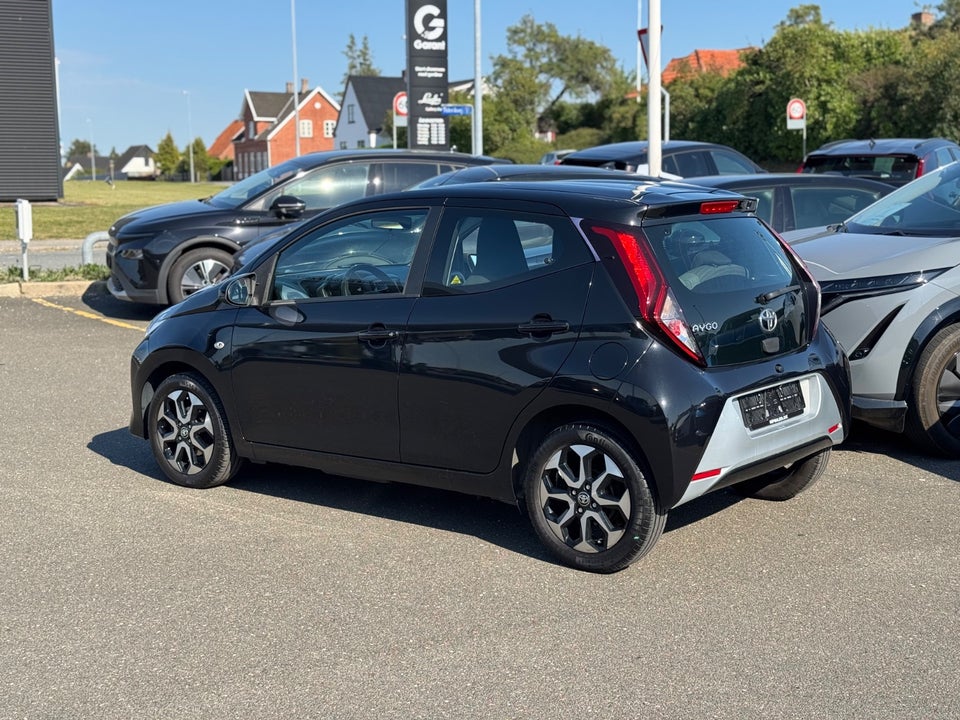Toyota Aygo 1,0 VVT-i x-play 5d