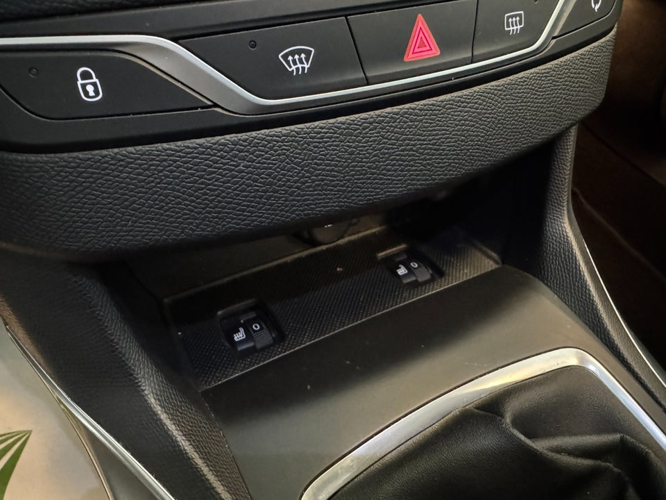 Peugeot 308 1,2 PureTech 130 Infinity SW 5d