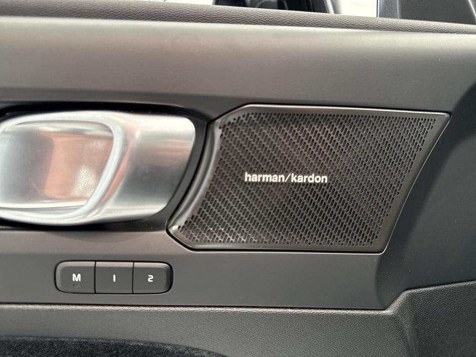 Volvo EX40 Extended Range Plus 5d