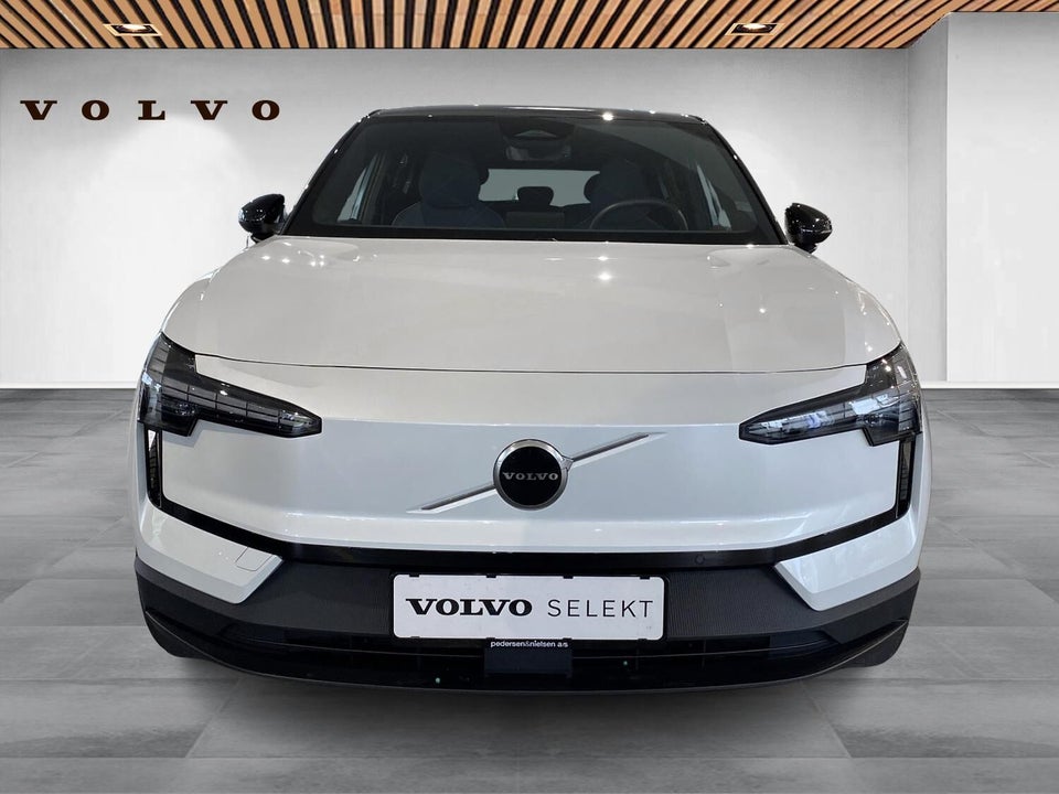 Volvo EX30 Extended Range Plus 5d