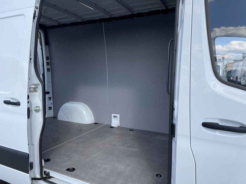 Mercedes Sprinter 215 2,0 CDi A2 Kassevogn aut. FWD