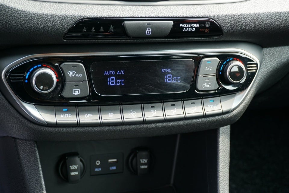 Hyundai i30 1,0 T-GDi Premium stc. 5d