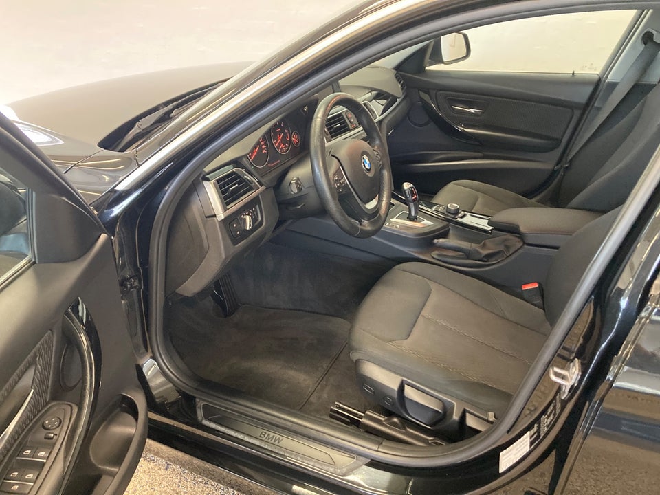 BMW 320d 2,0 Advantage aut. 4d