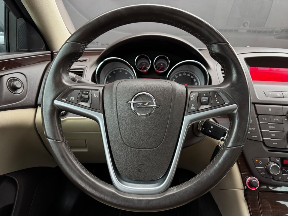 Opel Insignia 1,6 T 180 Cosmo 5d