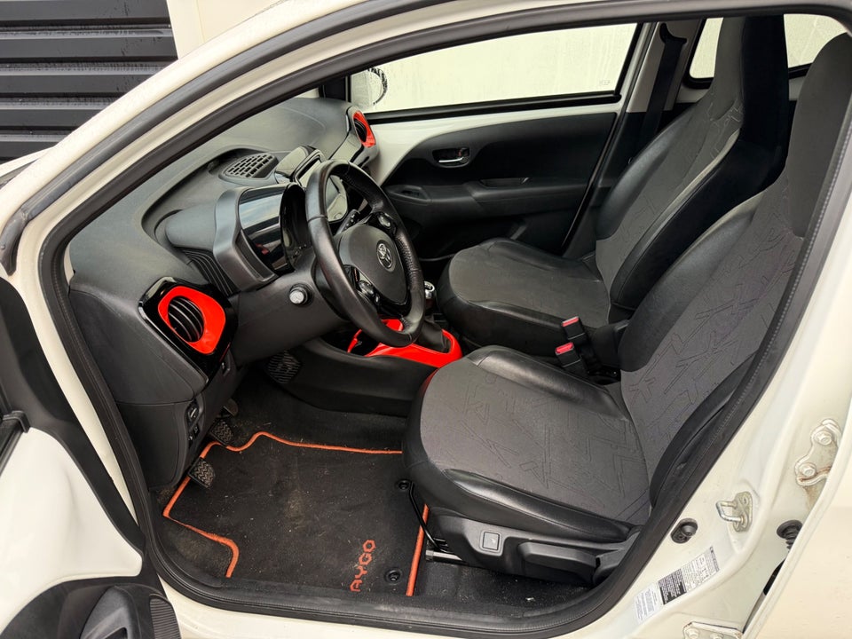 Toyota Aygo 1,0 VVT-i x-sky 5d