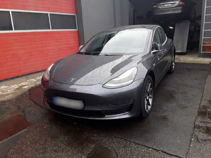 Tesla Model 3 Long Range AWD 4d