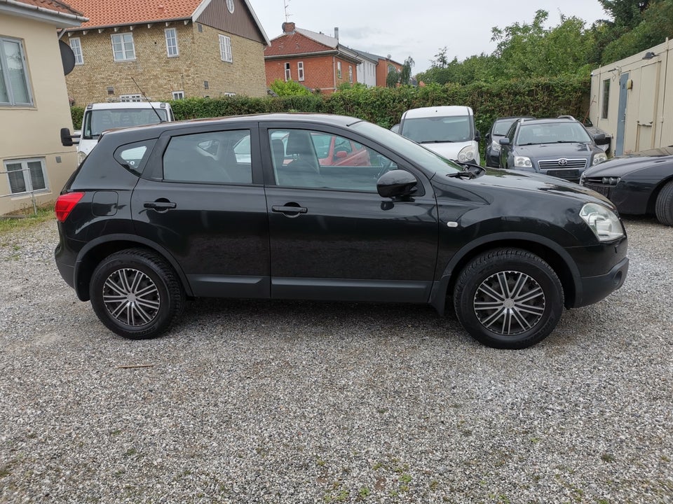 Nissan Qashqai 2,0 Tekna 5d