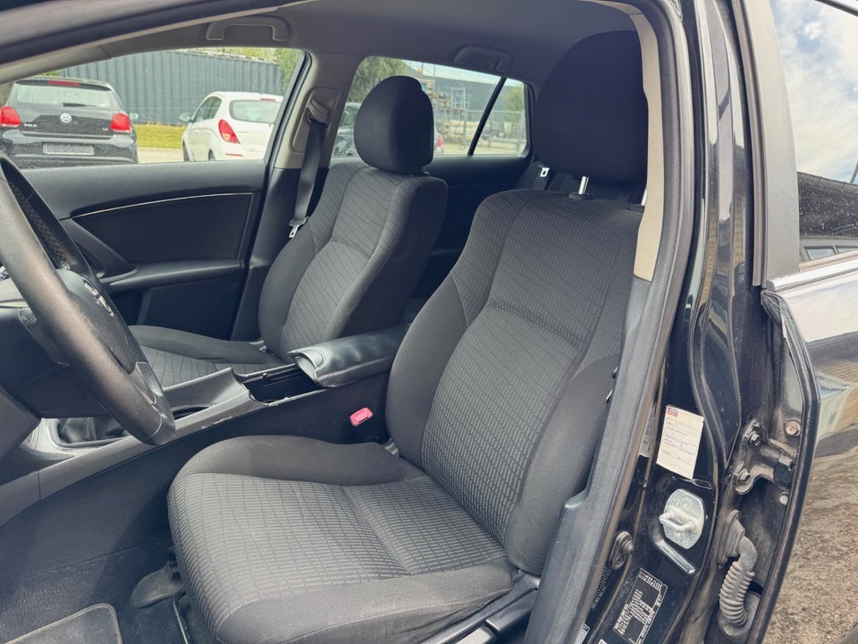 Toyota Avensis 1,8 VVT-i T2 stc. 5d