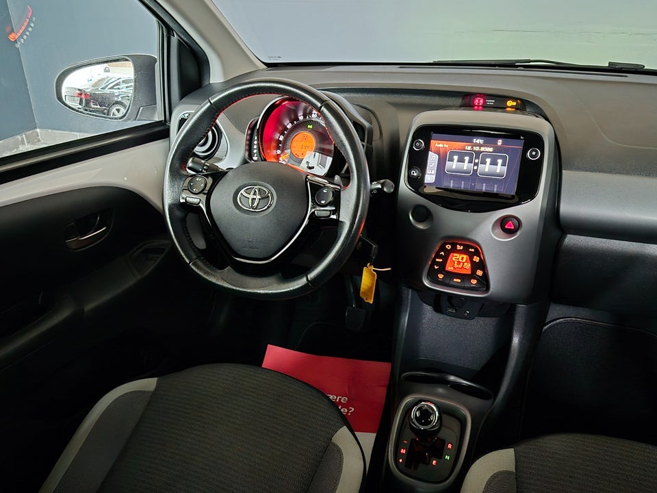 Toyota Aygo 1,0 VVT-i x-press x-shift 5d