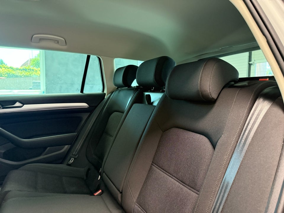 VW Passat 2,0 TDi 150 Business Variant DSG 5d