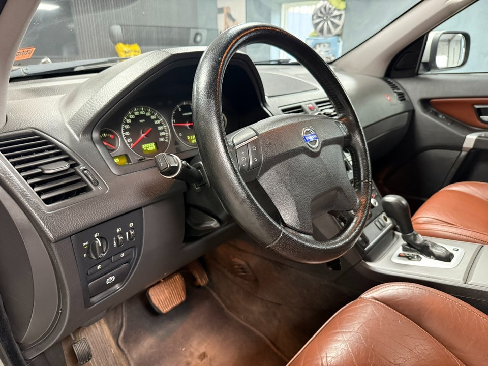 Volvo XC90 2,4 D5 185 Summum aut. AWD Van 5d